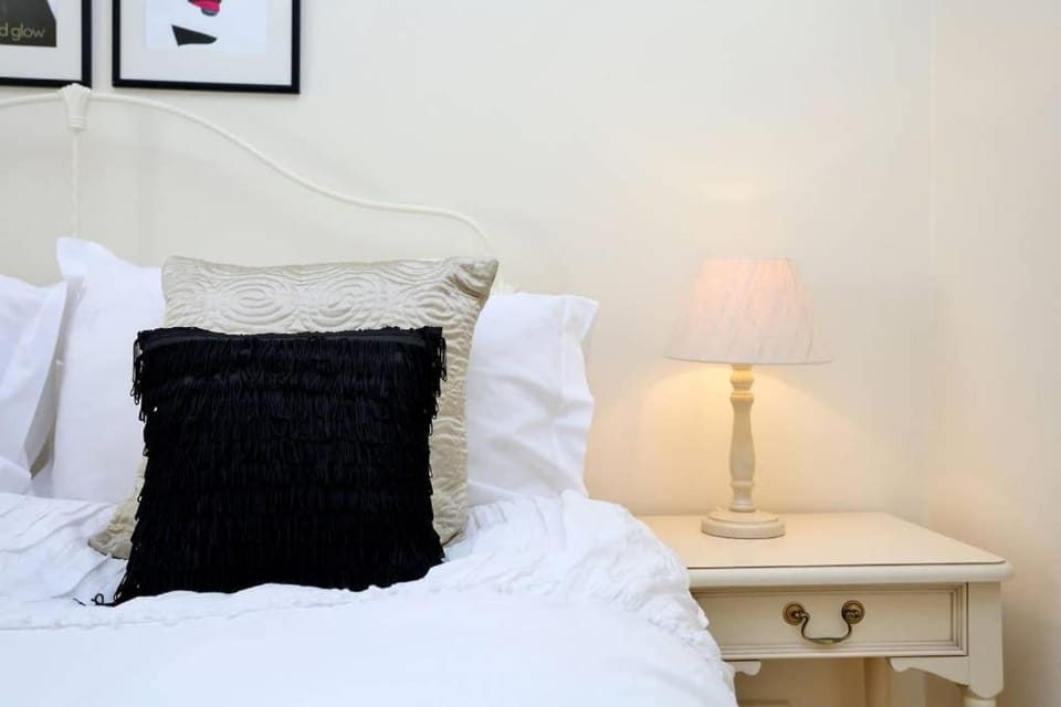 West Bow - Comfy 2 bed on West Bow overlooking Grassmarket Apartment in Edinburgh