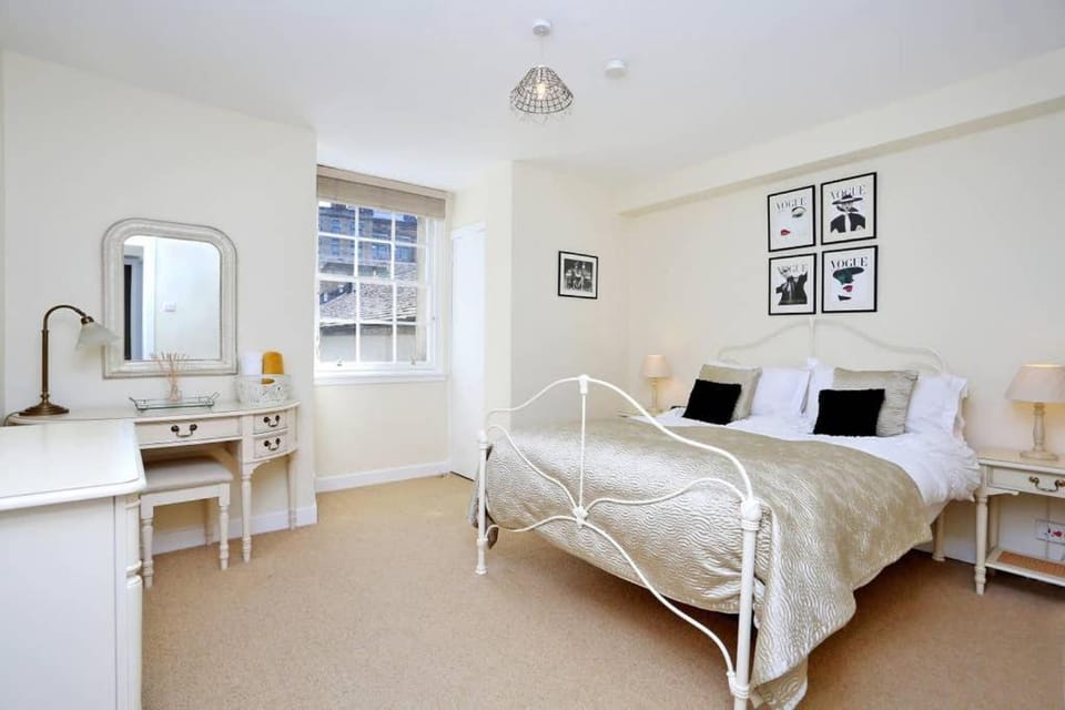 West Bow - Comfy 2 bed on West Bow overlooking Grassmarket Apartment in Edinburgh