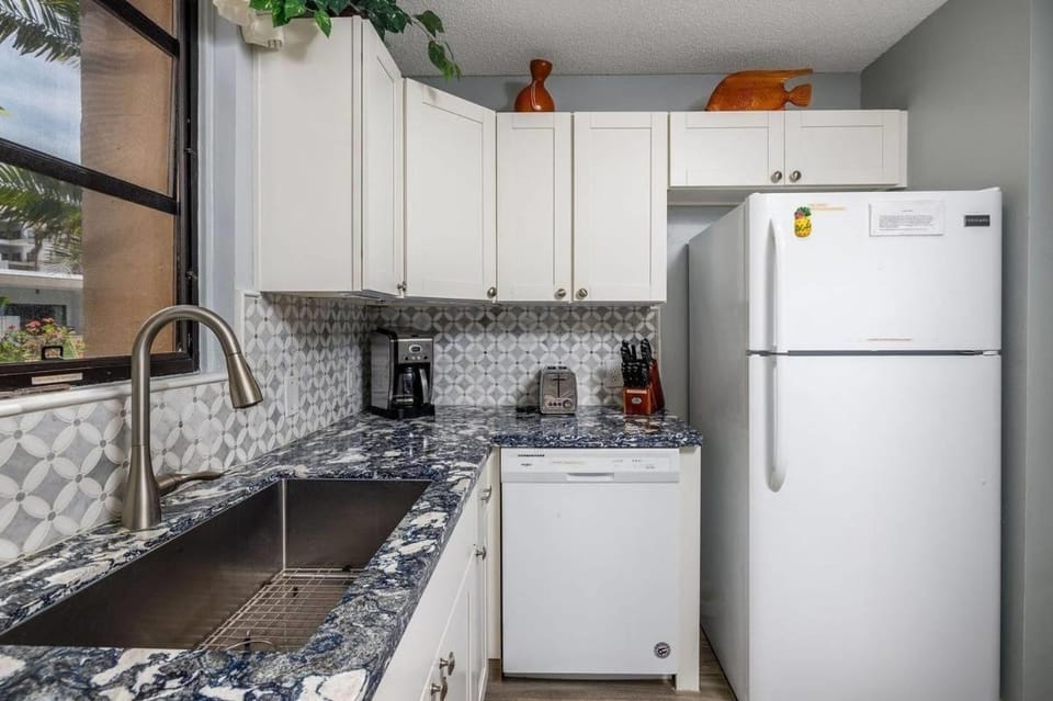 Kona Makai 1-204 Oceanview! AC! Remodeled! 2bd/2ba House in Holualoa