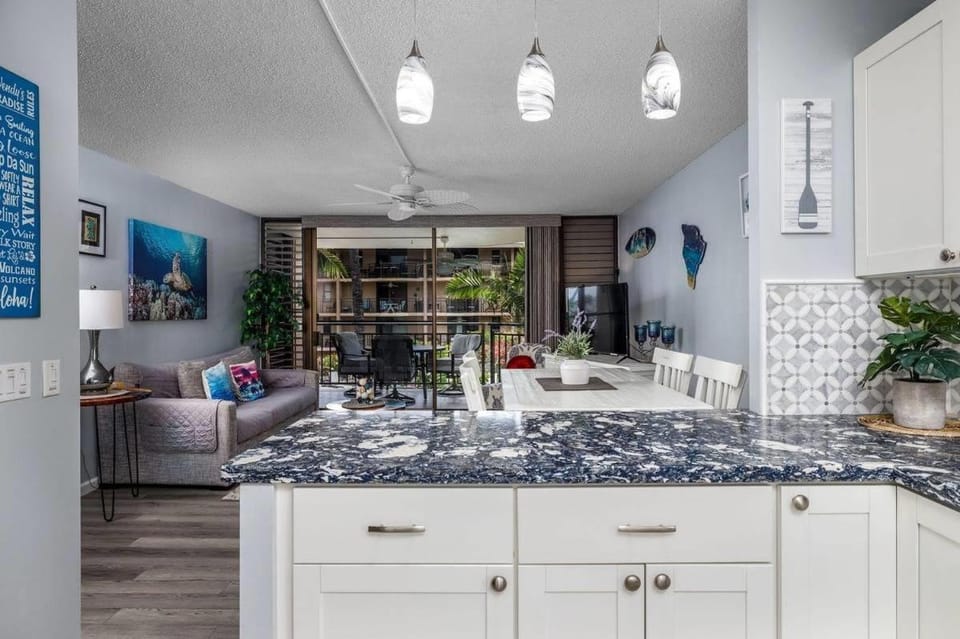 Kona Makai 1-204 Oceanview! AC! Remodeled! 2bd/2ba House in Holualoa