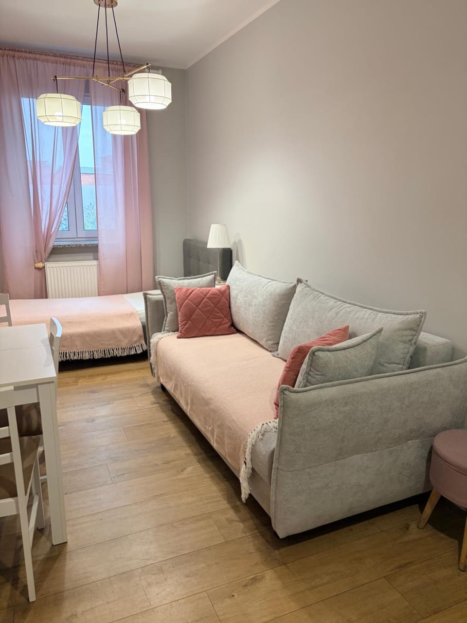 Bed, Living room, Photo of the whole room, Seating area, Bedroom