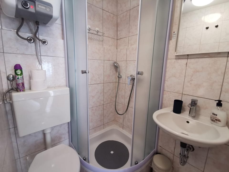 Shower, Toilet, Bathroom