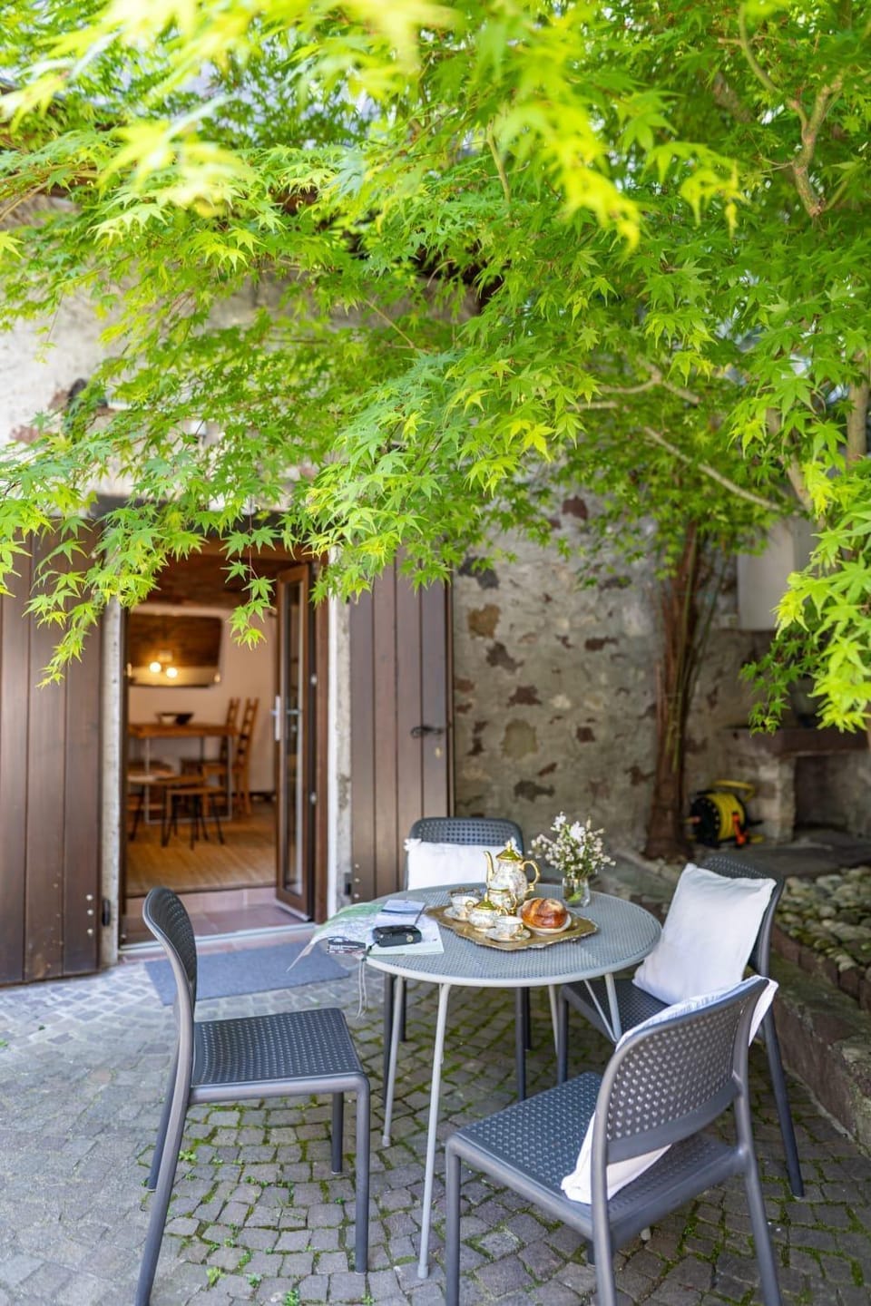 Garden, Inner courtyard view
