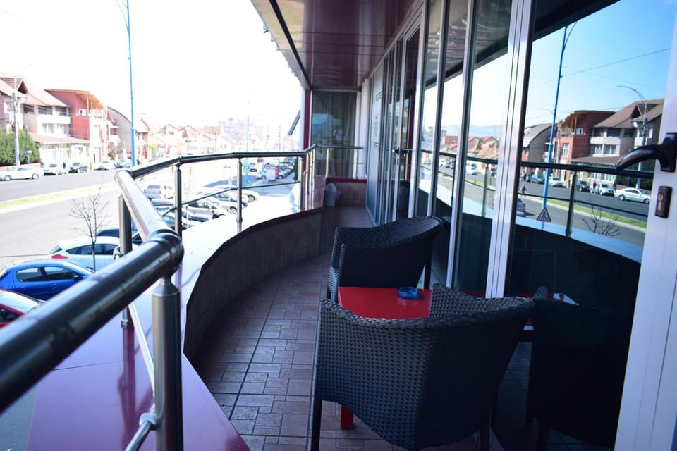 Guests, City view, Street view