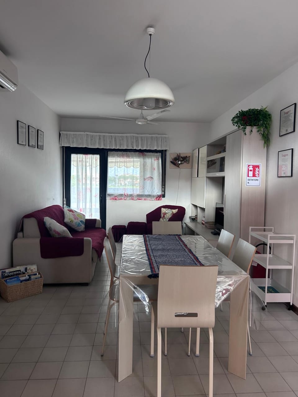 Living room, Dining area