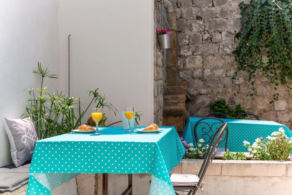 Vintage house al pozzo Apartment hotel in Hvar