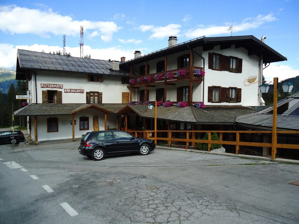 Facade/entrance