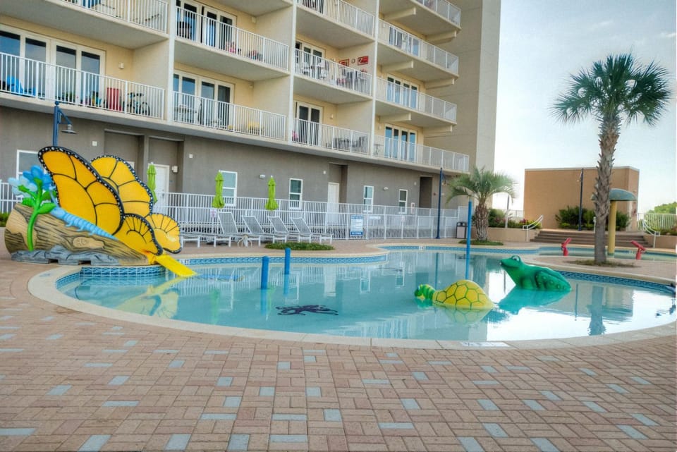 Swimming pool, Swimming pool