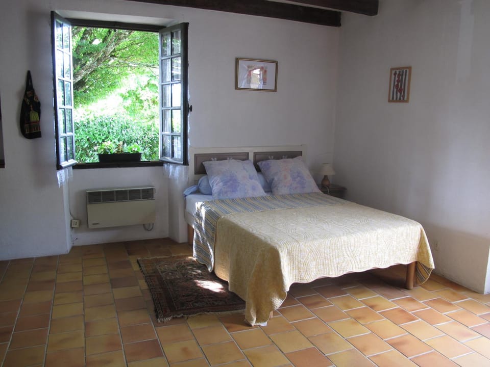 Bedroom, bunk bed