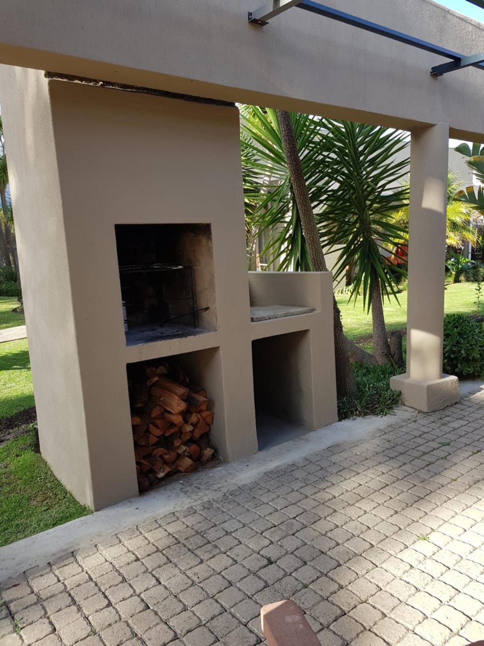 Patio, BBQ facilities