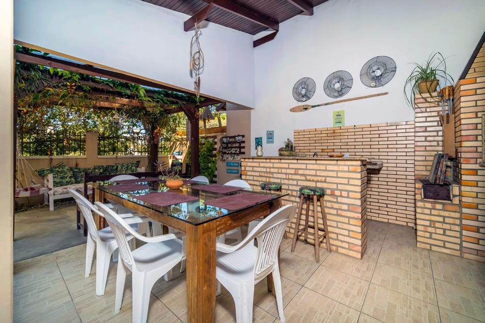 Praia do Mariscal, casa para10 pessoas, Casa Marixca House in Bombinhas