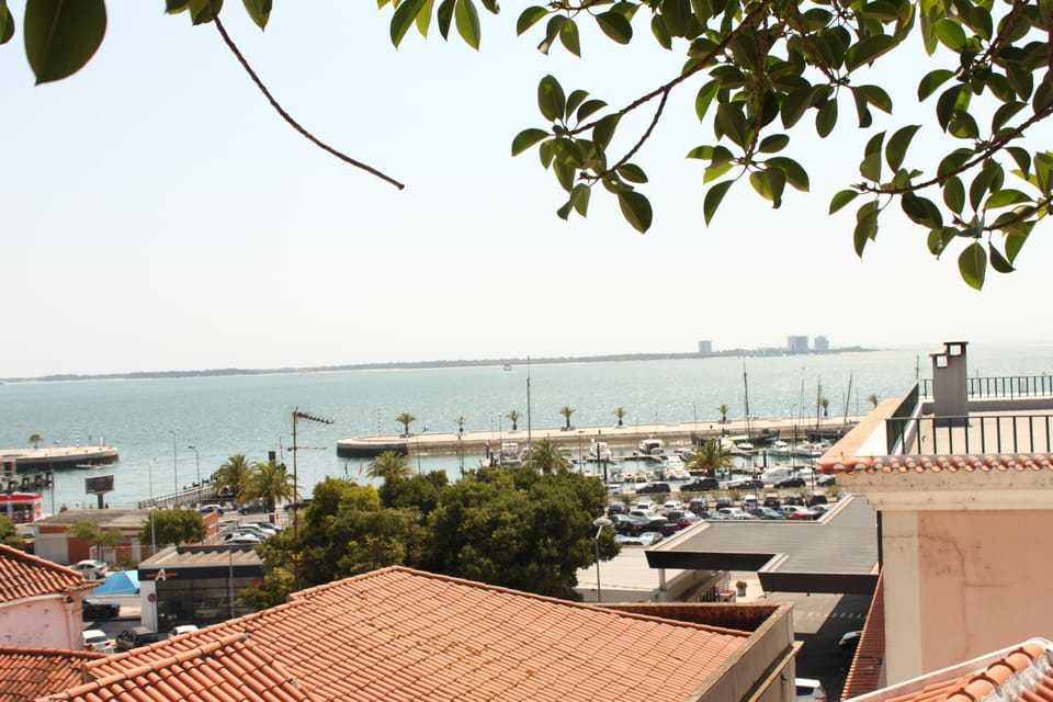 Neighbourhood, On site, City view, Sea view