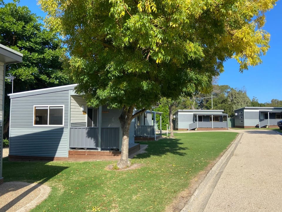 Beachcomber Caravan Park Campground/ 
RV Resort in Mallacoota