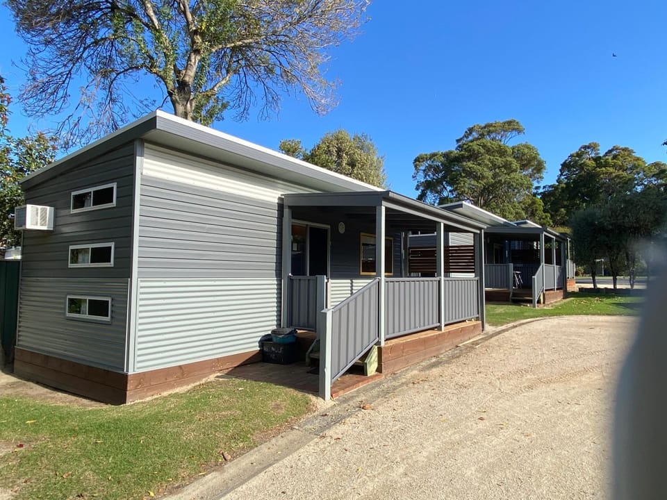 Beachcomber Caravan Park Campground/ 
RV Resort in Mallacoota