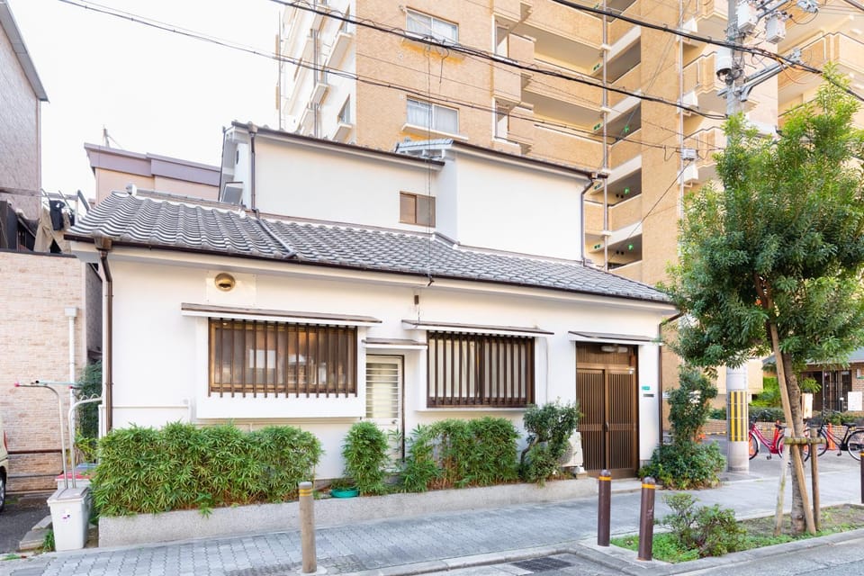 Property building, Facade/entrance