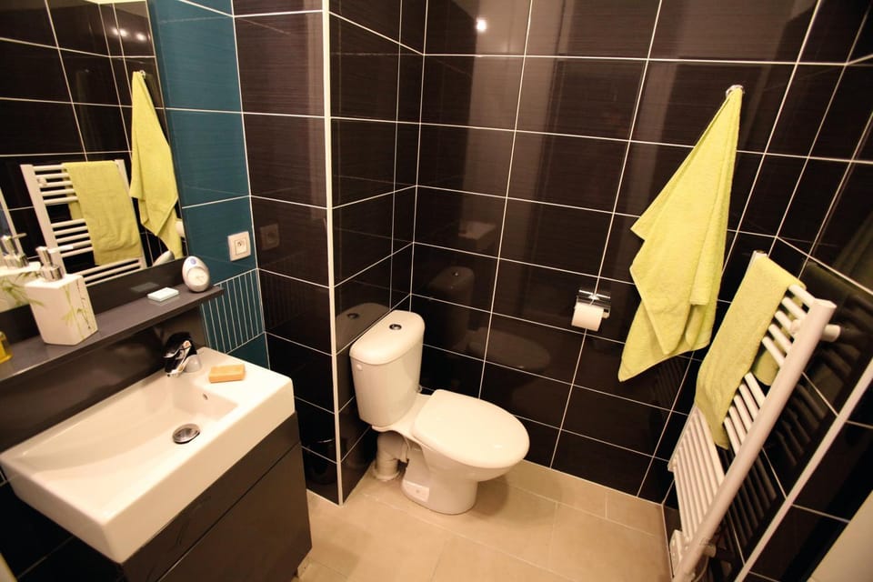 Shower, Toilet, Bathroom