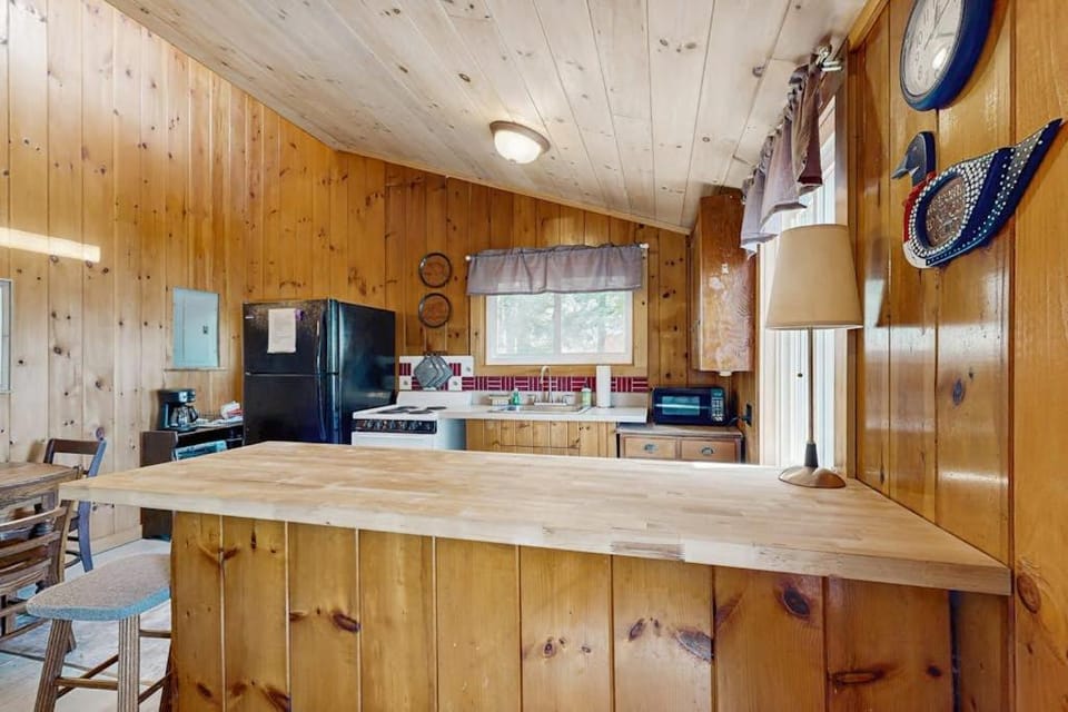 Kitchen or kitchenette, kitchen