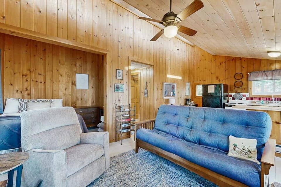 Kitchen or kitchenette, Living room, Seating area