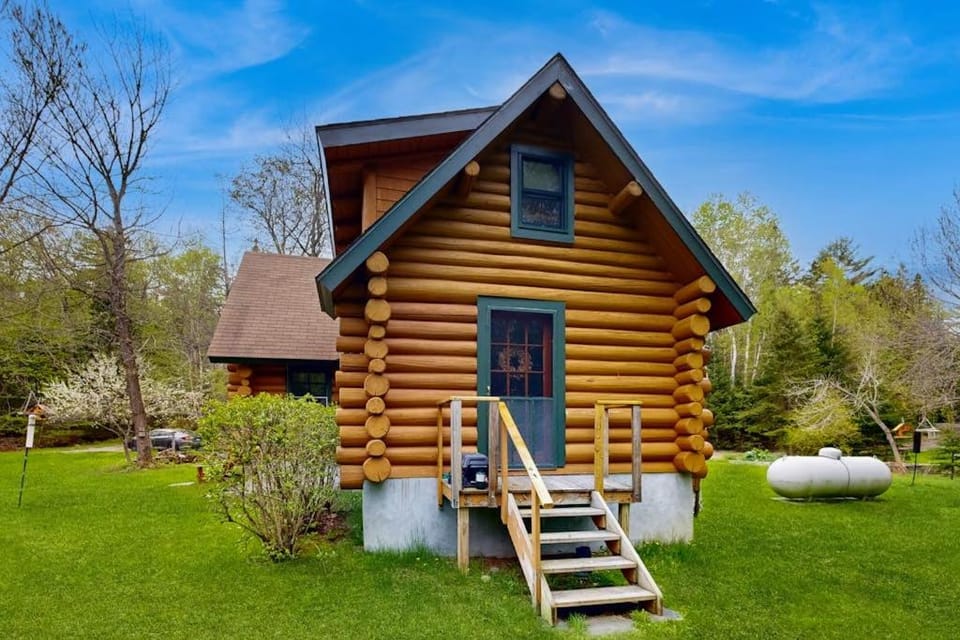 Property building, Day, Natural landscape, Garden