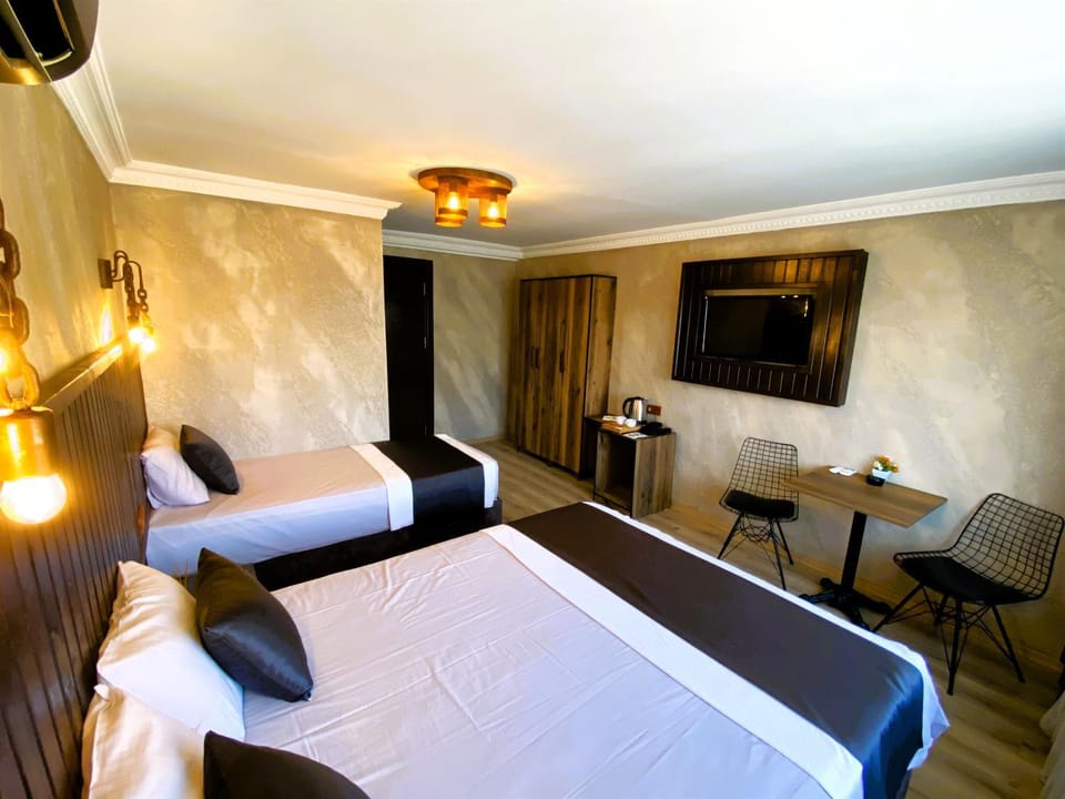 Photo of the whole room, Seating area, Bedroom