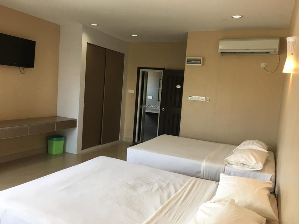 Bed, TV and multimedia, Photo of the whole room, Bedroom, air conditioner