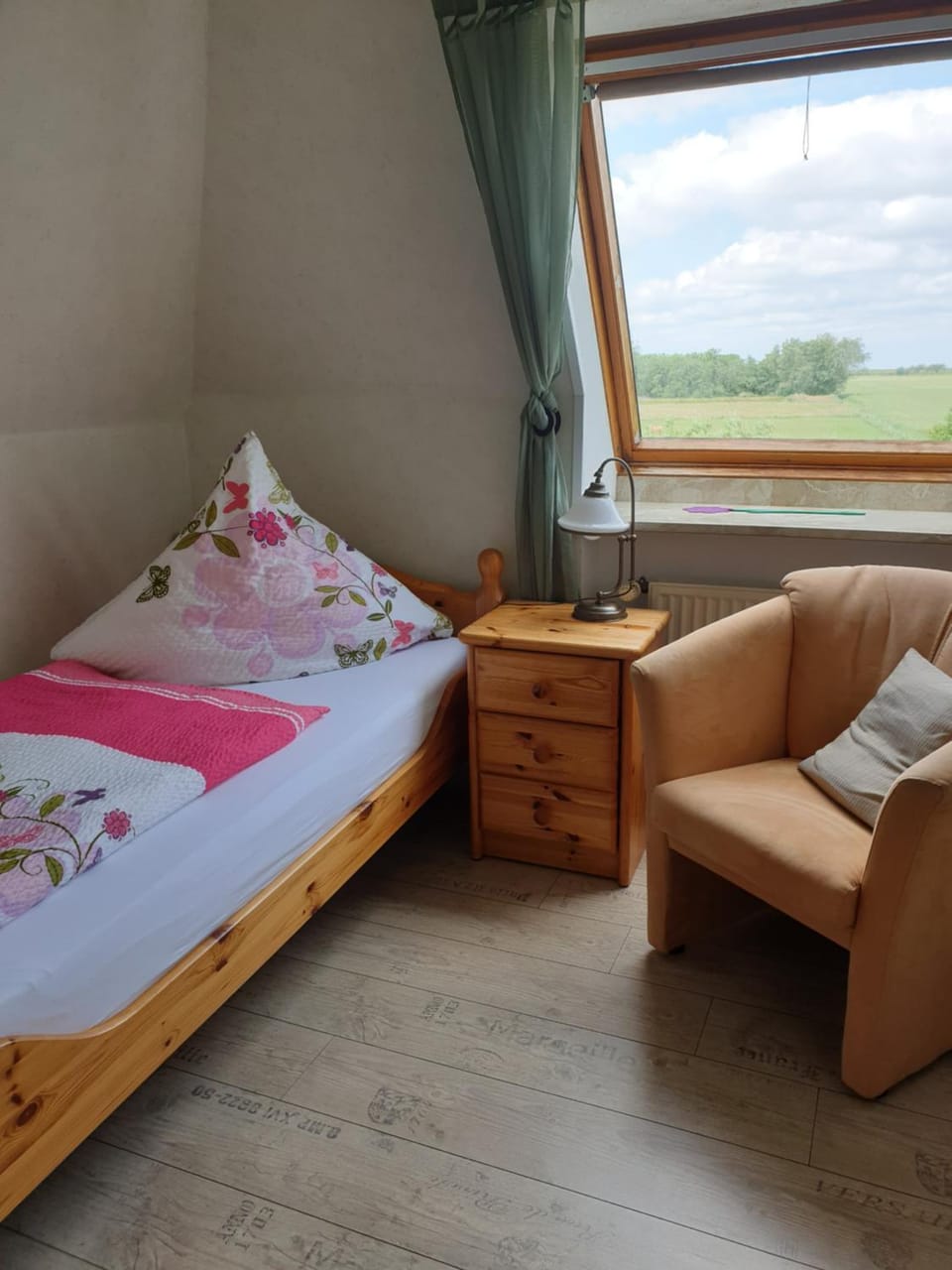 Photo of the whole room