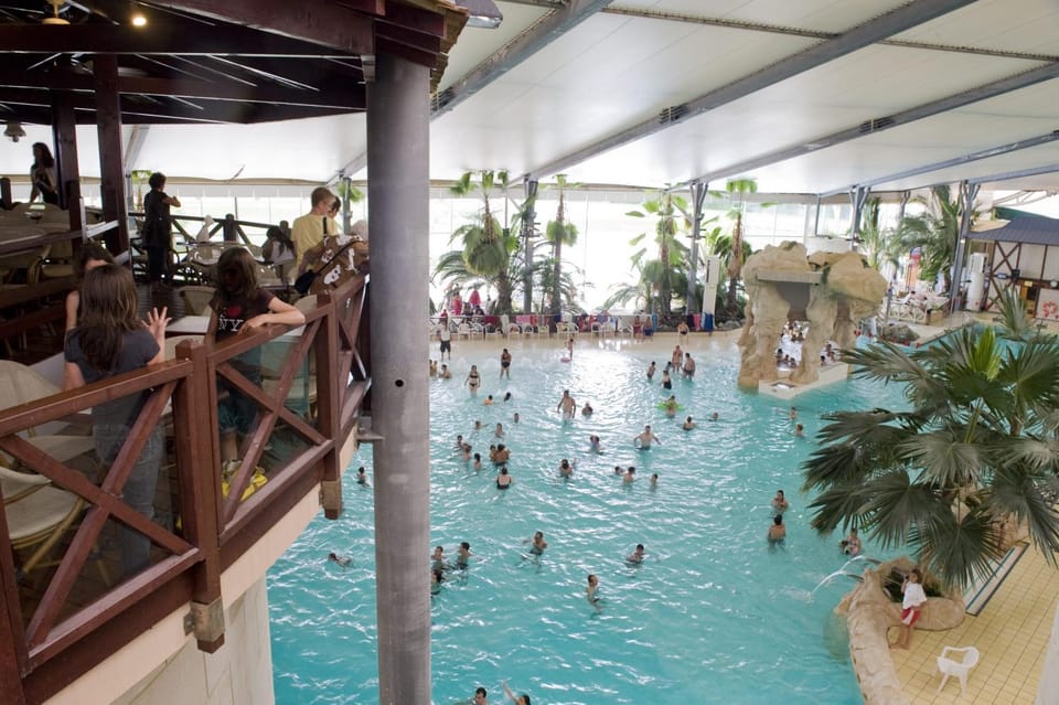 People, Aqua park, Pool view, Swimming pool, group of guests