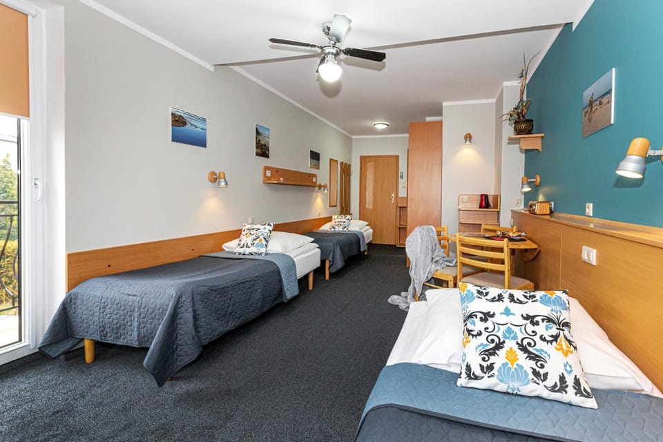 Balcony/Terrace, Breakfast, fireplace