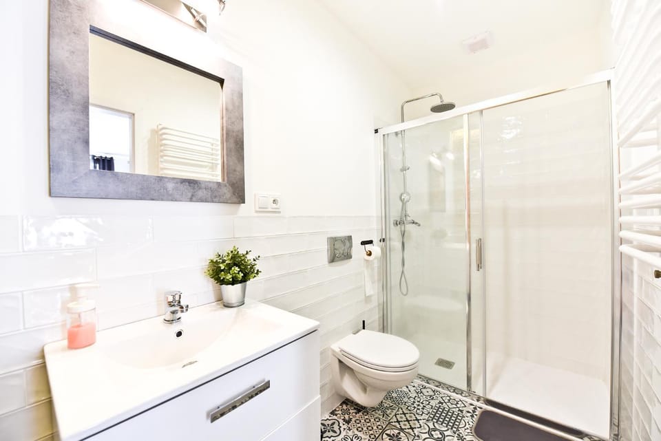 Shower, Bathroom, towels