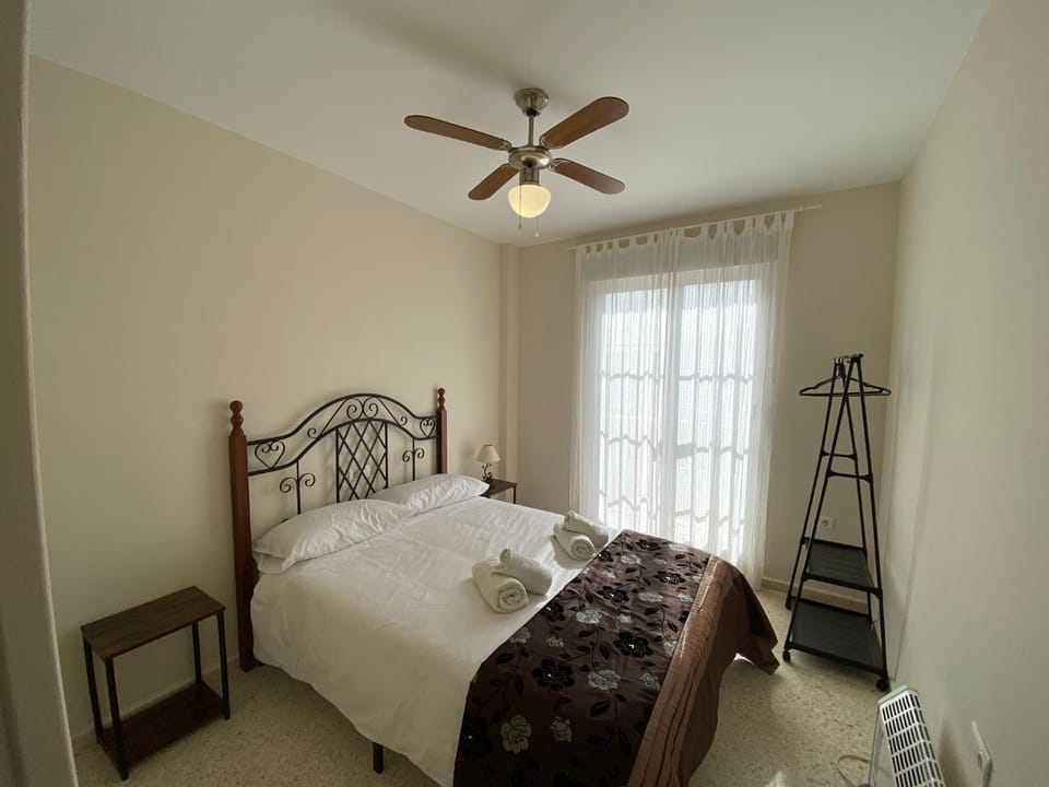 Bed, Photo of the whole room, Bedroom, heating, internet, towels, wardrobe