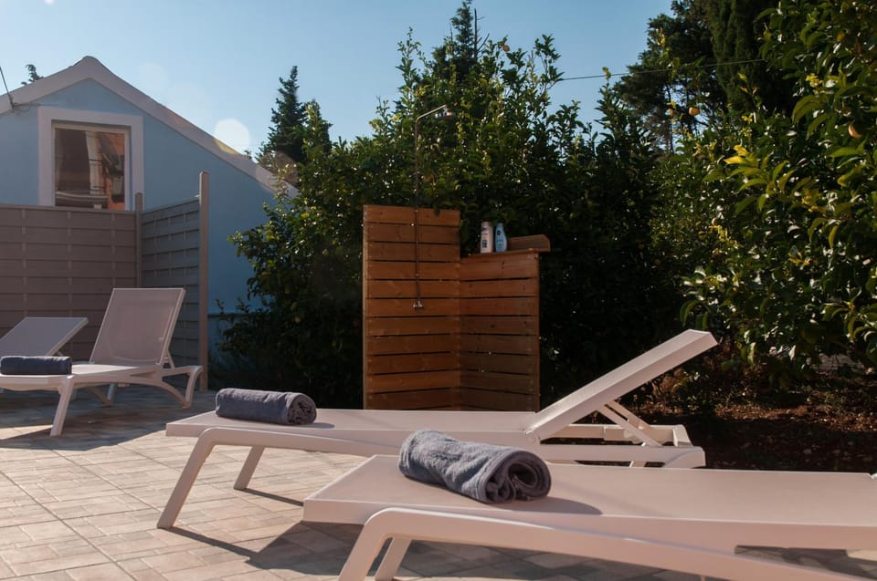 Garden, Swimming pool, Swimming pool