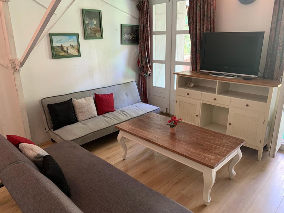 Appartement L Eiffel Apartment in Nouvelle-Aquitaine