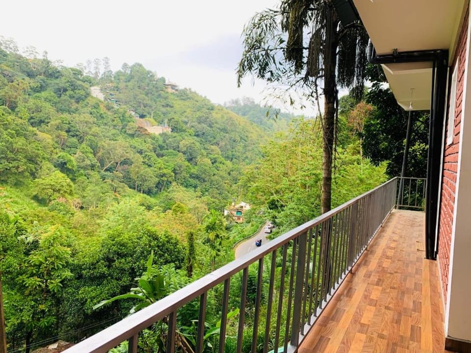 Balcony/Terrace, Mountain view