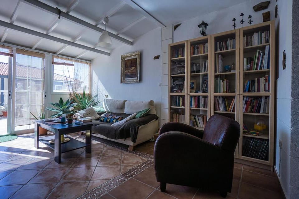 Library, Seating area