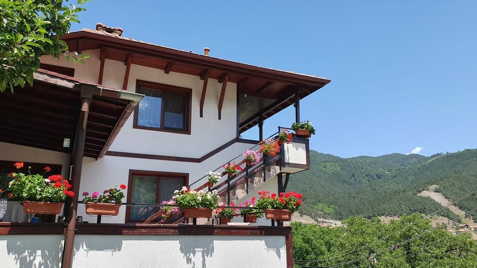 Property building, View (from property/room)