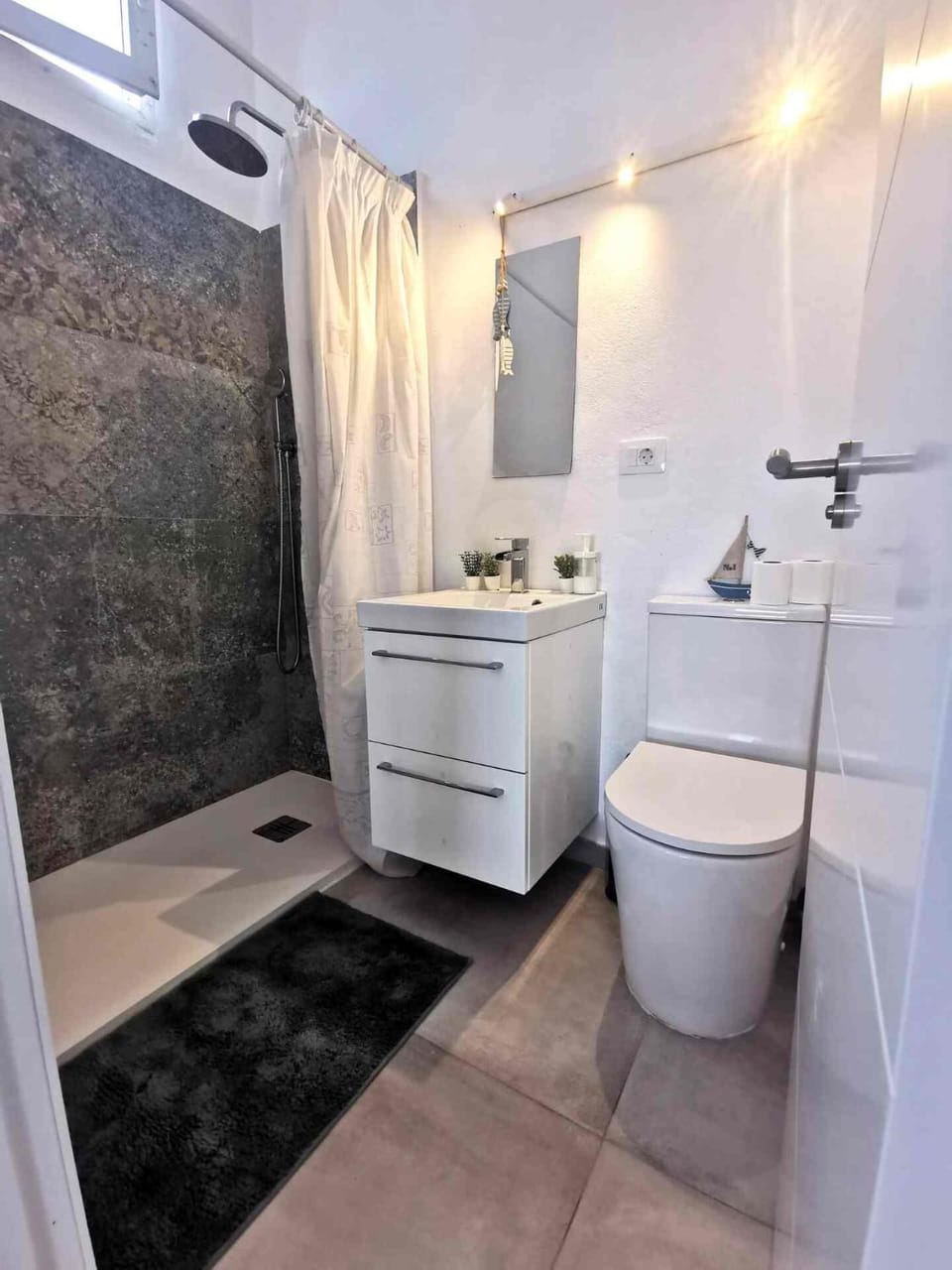 Shower, Toilet, Bathroom