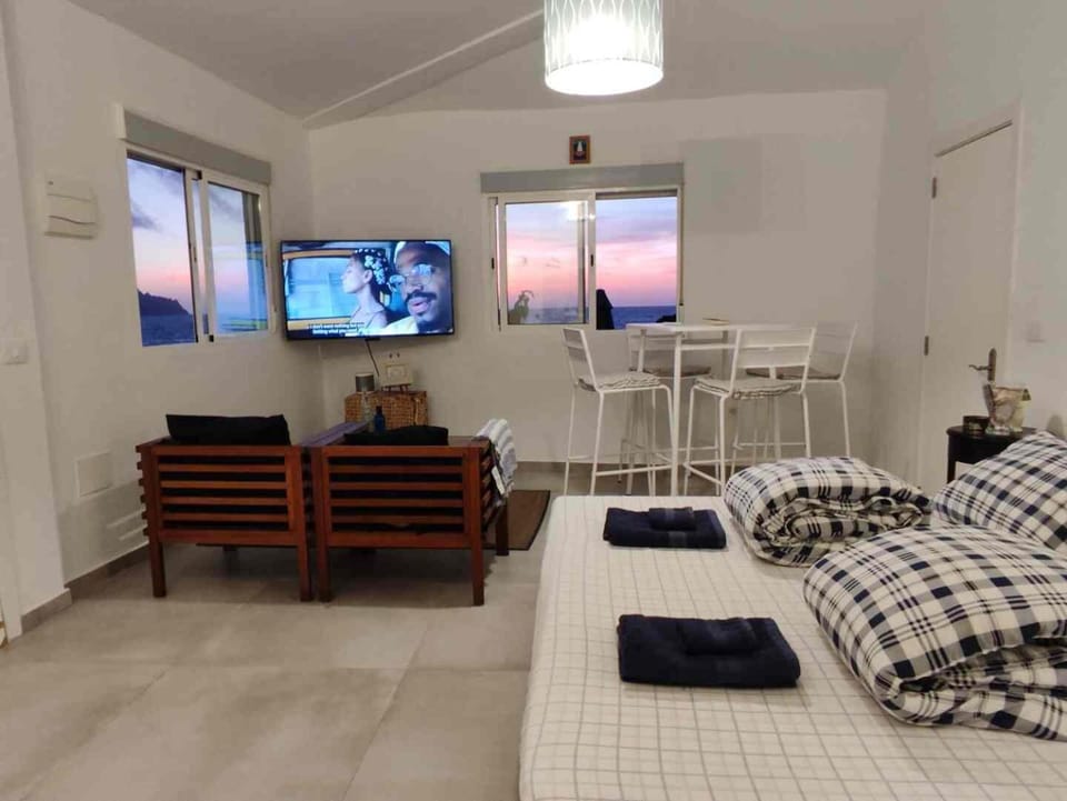 TV and multimedia, Photo of the whole room