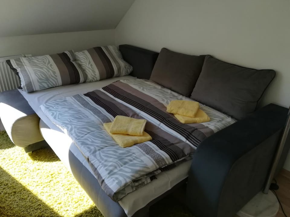 Bed, Living room