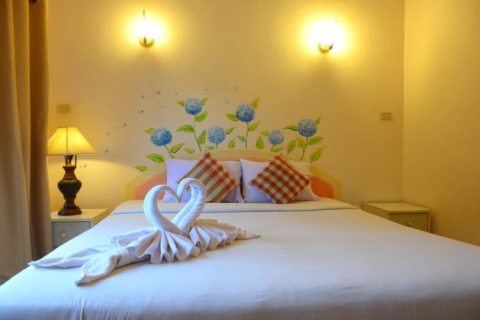 Bed, Balcony/Terrace, Bedroom, Mountain view