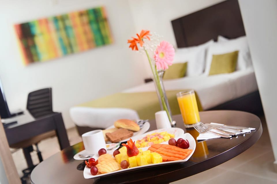 Buffet breakfast, American breakfast