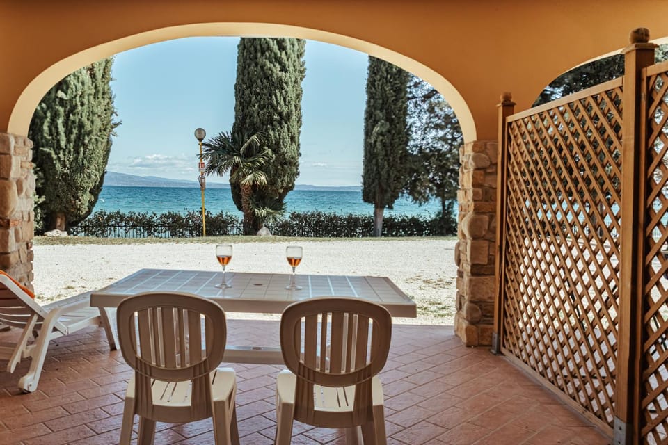 Balcony/Terrace, Lake view