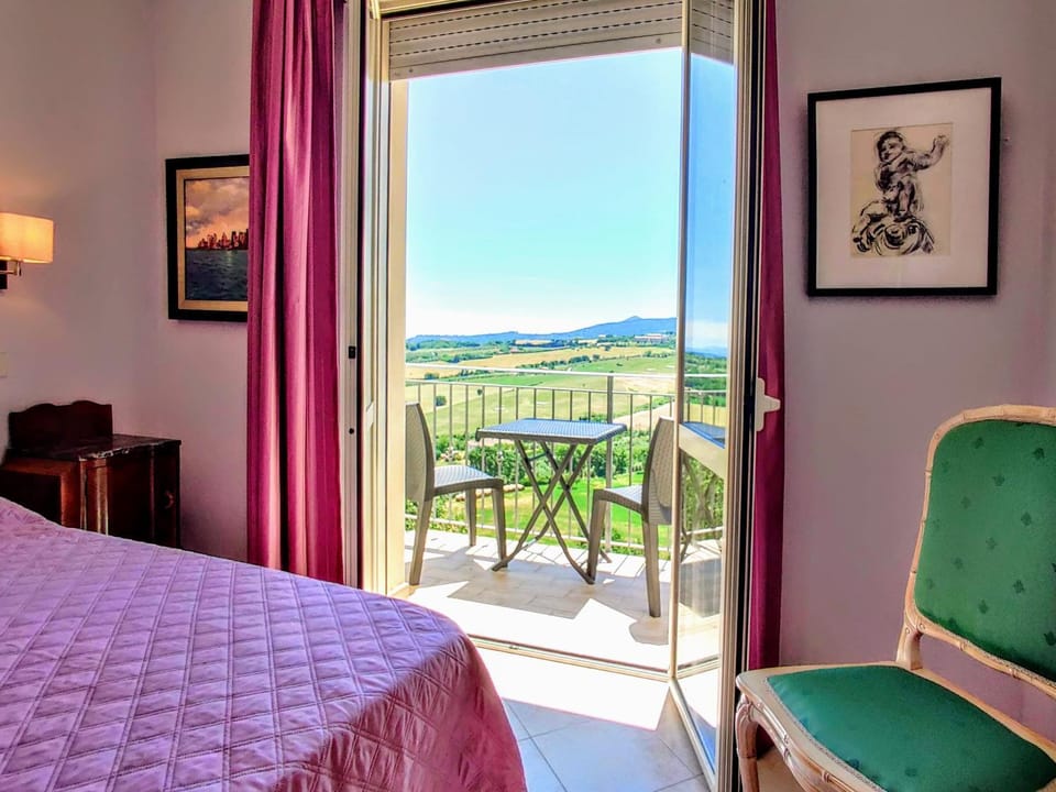View (from property/room), Photo of the whole room