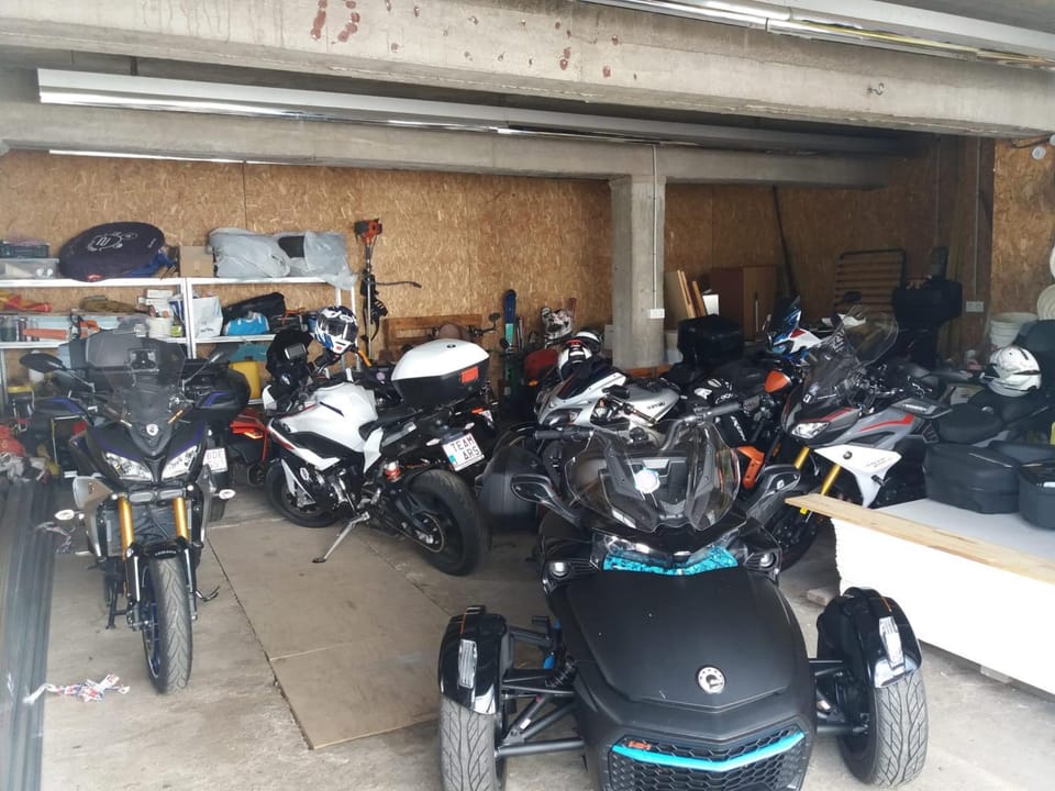 Sports, Parking