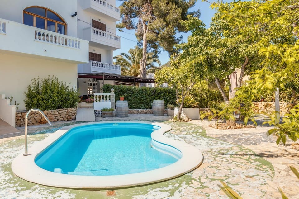 Property building, Swimming pool