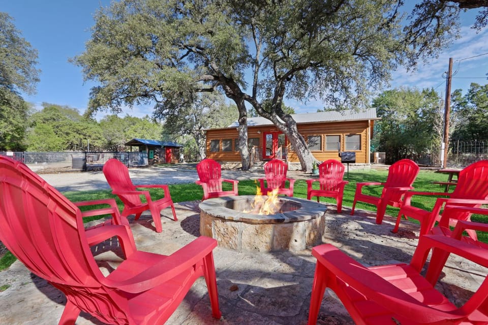 Wimberley Log Cabins Resort and Suites - Unit 4 Cabin in Wimberley