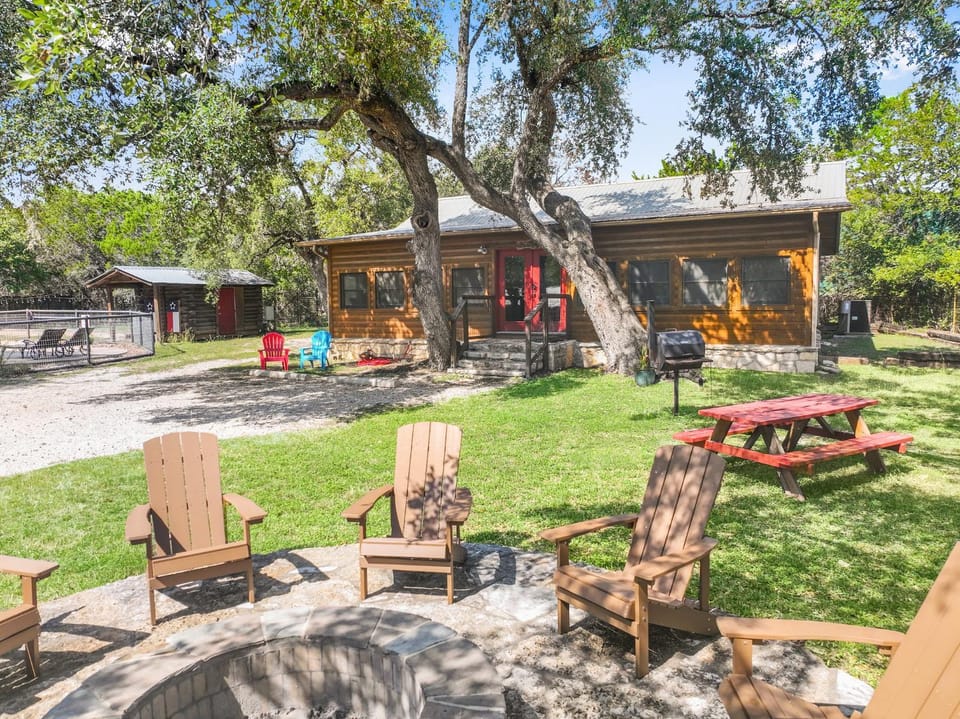 Wimberley Log Cabins Resort and Suites- The Oak Lodge Cabin in Wimberley
