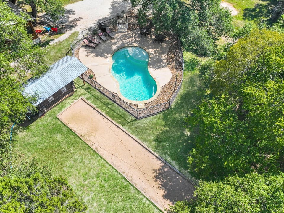 Wimberley Log Cabins Resort and Suites- The Oak Lodge Cabin in Wimberley