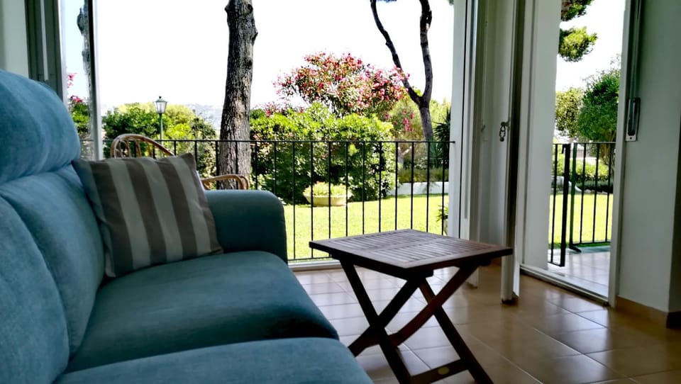 Garden, Balcony/Terrace, Living room, Dining area