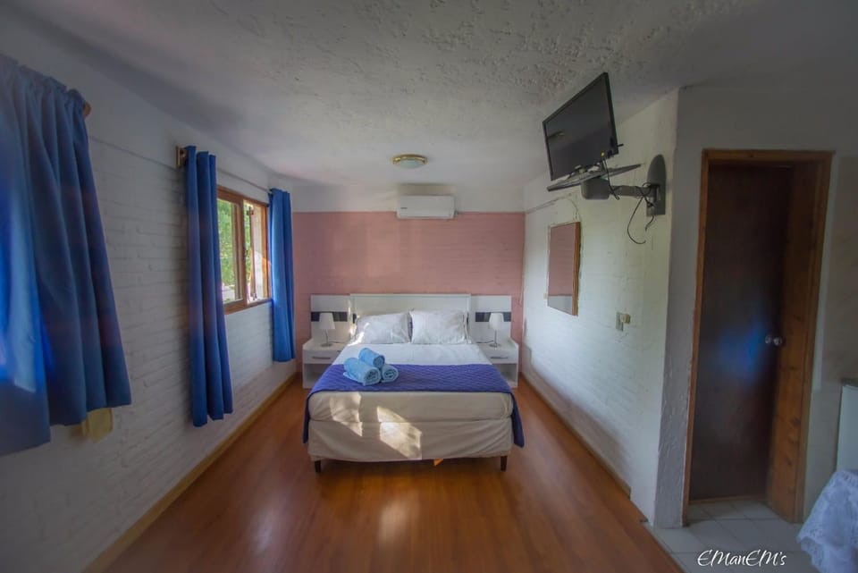 Bed, Photo of the whole room, Decorative detail