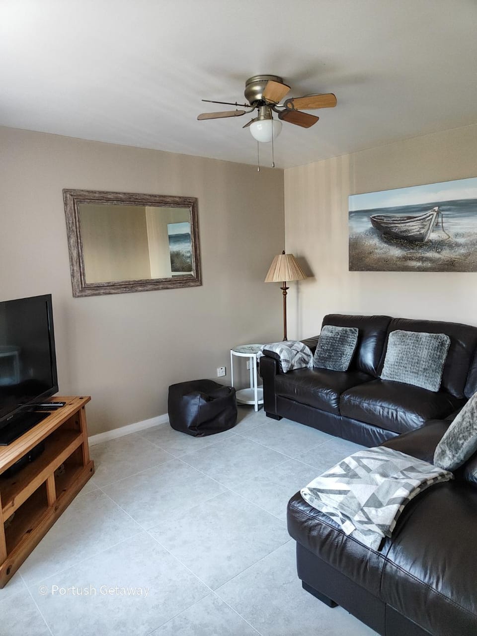 Communal lounge/ TV room, TV and multimedia, Living room